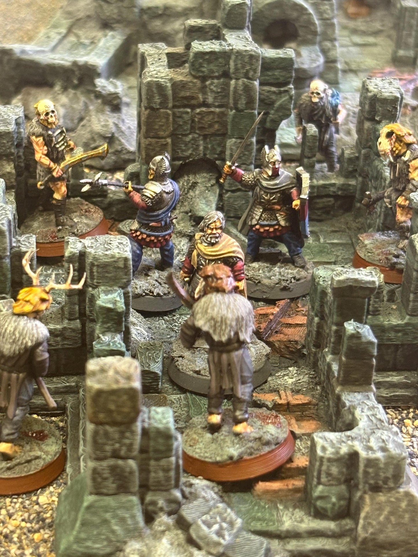 Savage Hillmen Miniatures: 28mm Resin Tabletop Raiders